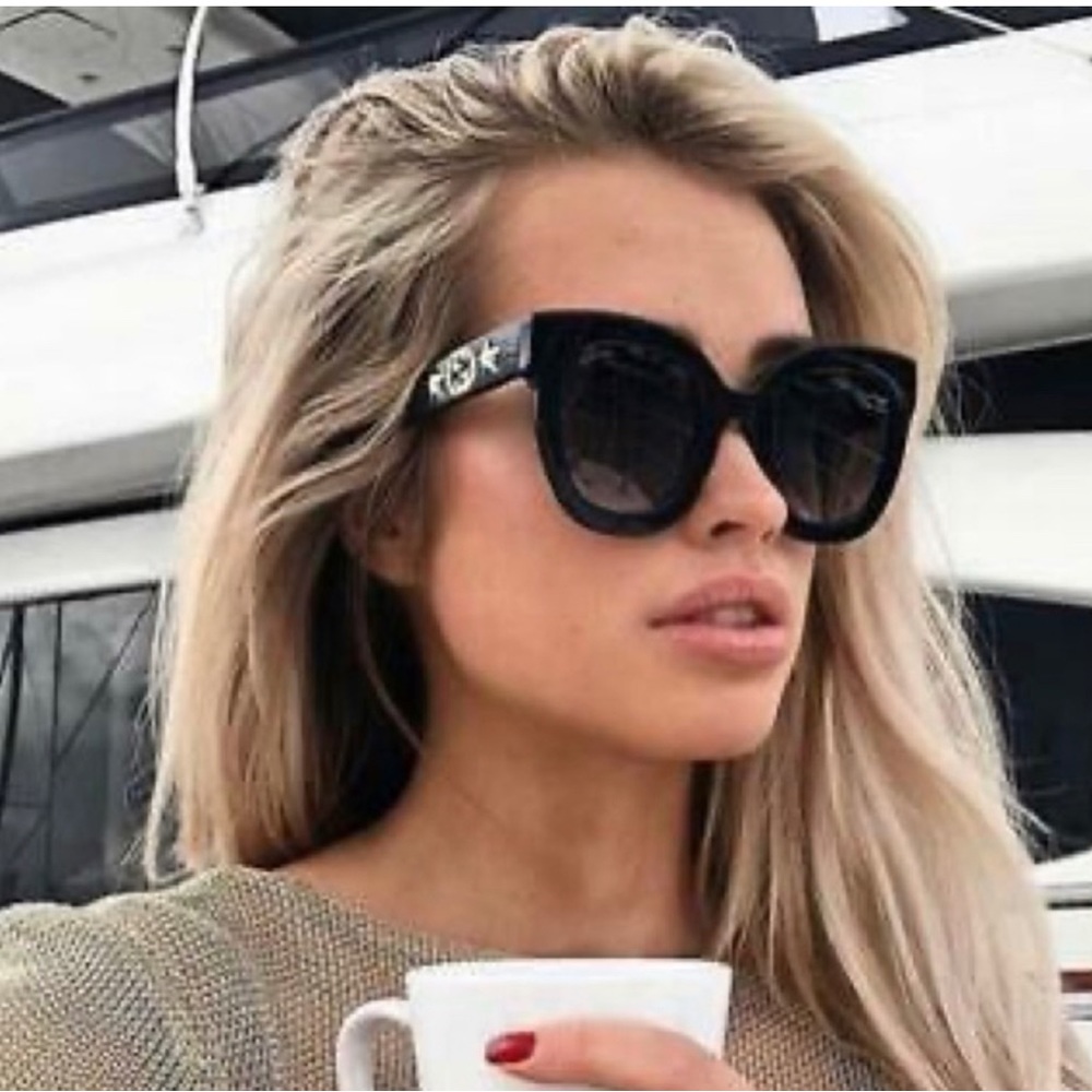 Gucci Star Sunglasses GG0208S